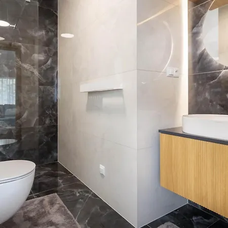 Malinka Apartment- Cozy Family Direct On Slope And Forest شقة روجومبيروك