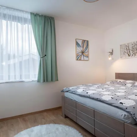 Malinka Apartment- Cozy Family Direct On Slope And Forest شقة